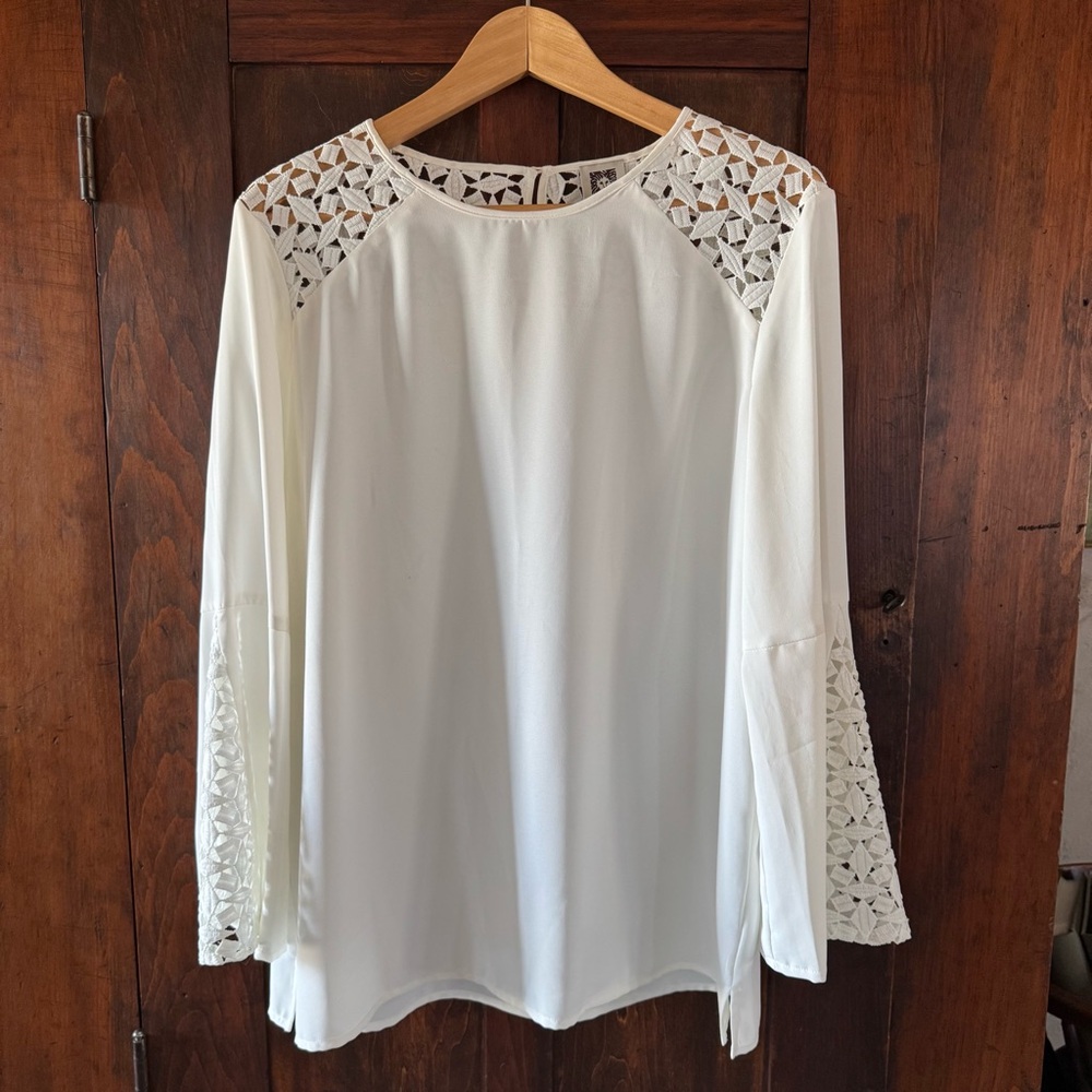 EUC Anne Klein Lace-Shoulder Long w/ Bell Sleeve Blouse